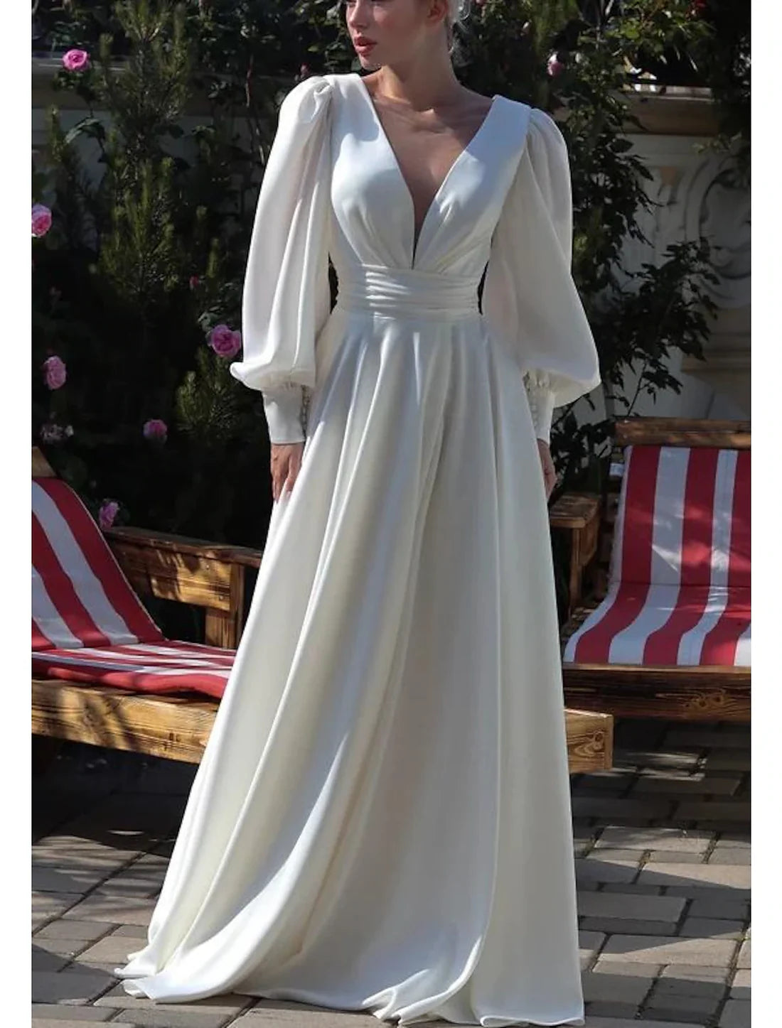 Luolandi Wedding Dresses A-Line V Neck Long Sleeve Court Train Chiffon Bridal Gowns With Pleats Solid Color Ivory